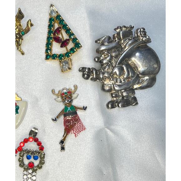 Christmas Bundle Pins and Earrings Vintage - Picture 4 of 4